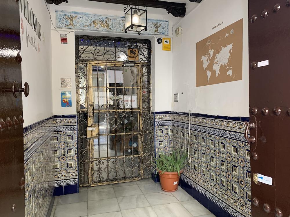 Pension Giraldilla Seville Exterior photo