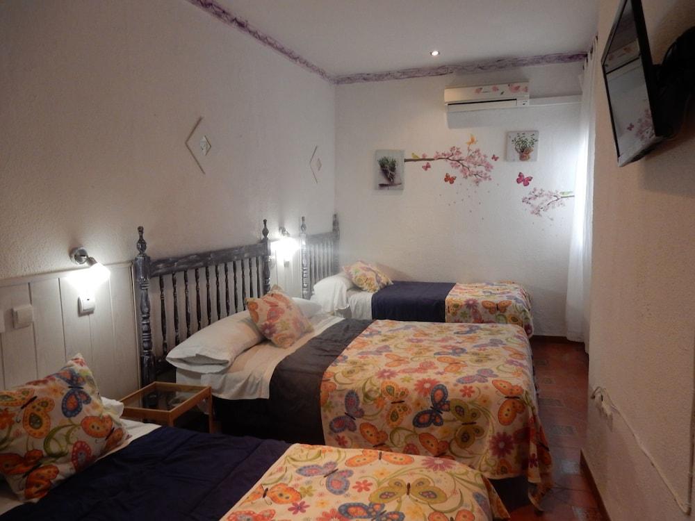 Pension Giraldilla Seville Exterior photo