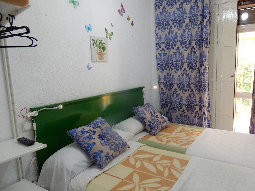 Pension Giraldilla Seville Exterior photo