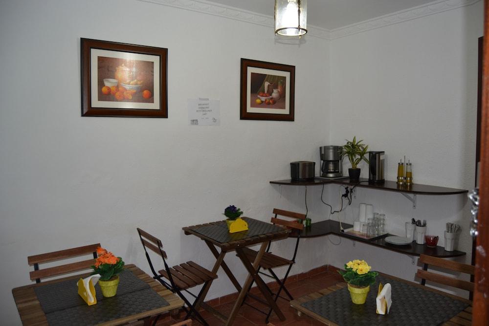 Pension Giraldilla Seville Exterior photo