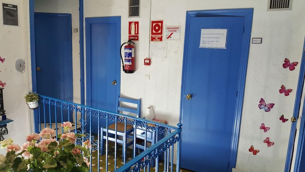 Pension Giraldilla Seville Exterior photo