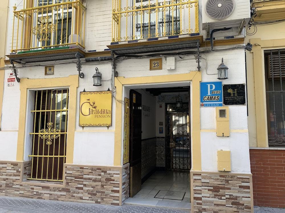 Pension Giraldilla Seville Exterior photo